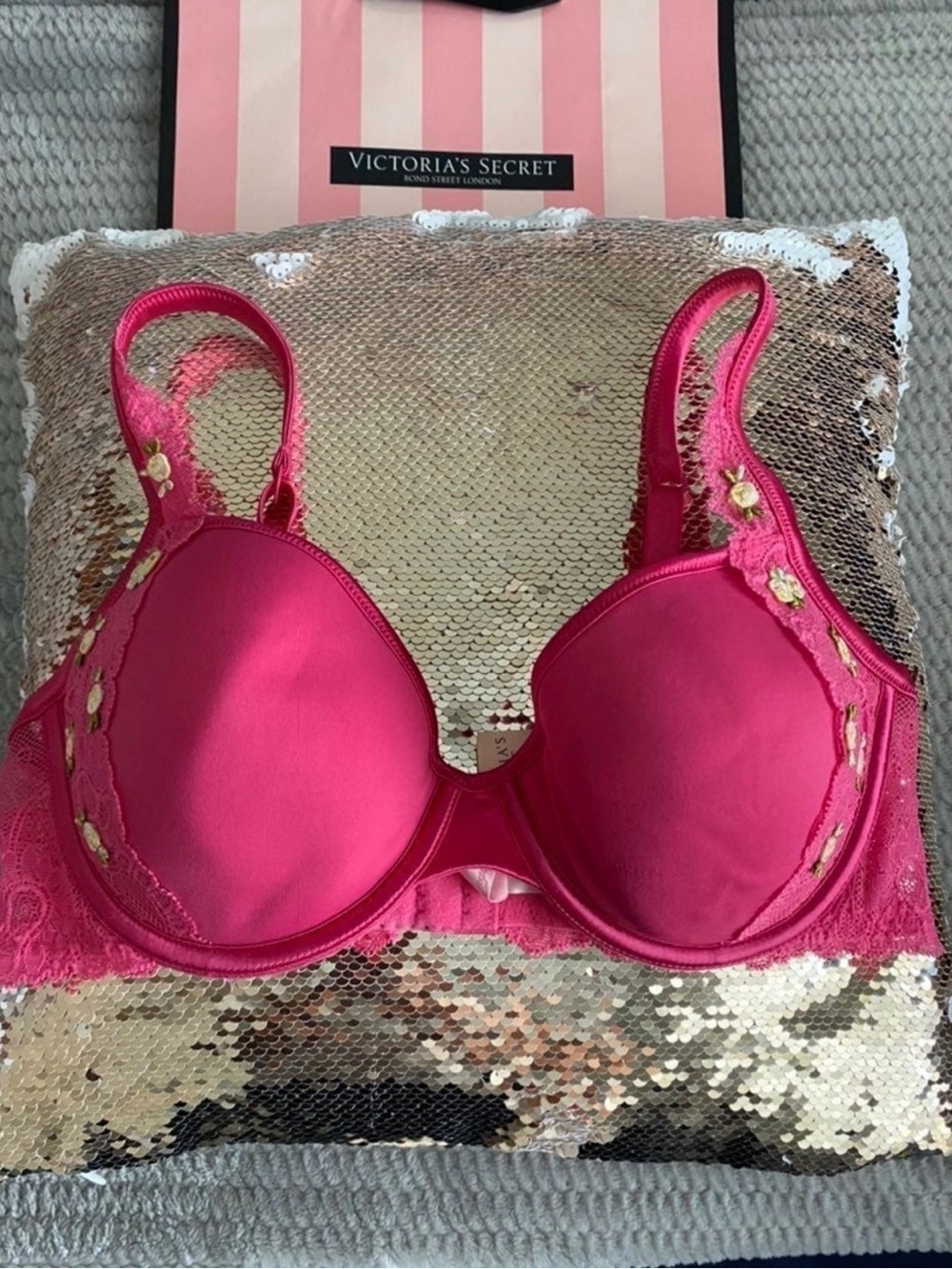 Victoria's Secret vintage roses Floral Lace Underwire Bra - Pink